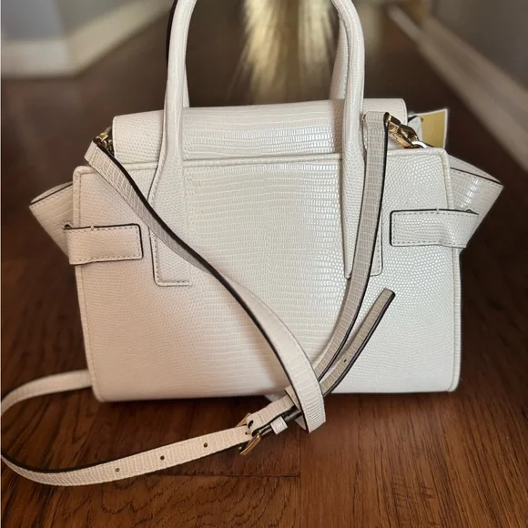 Michael Kors - Picture 2 of 3